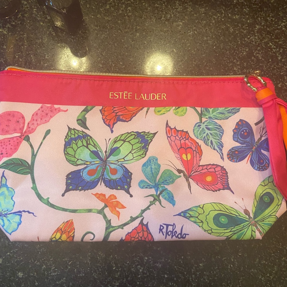 Estée Lauder Makeup & Bag - Picture 2 of 3